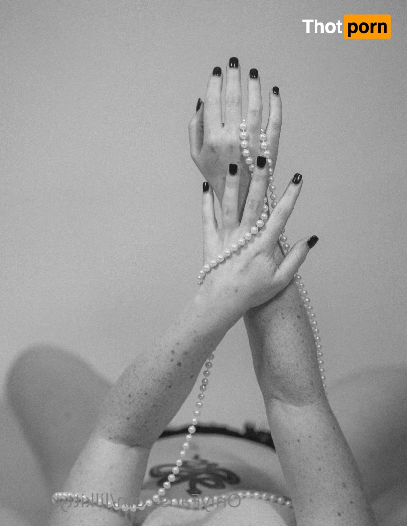 Lilkittyqueen 12536562