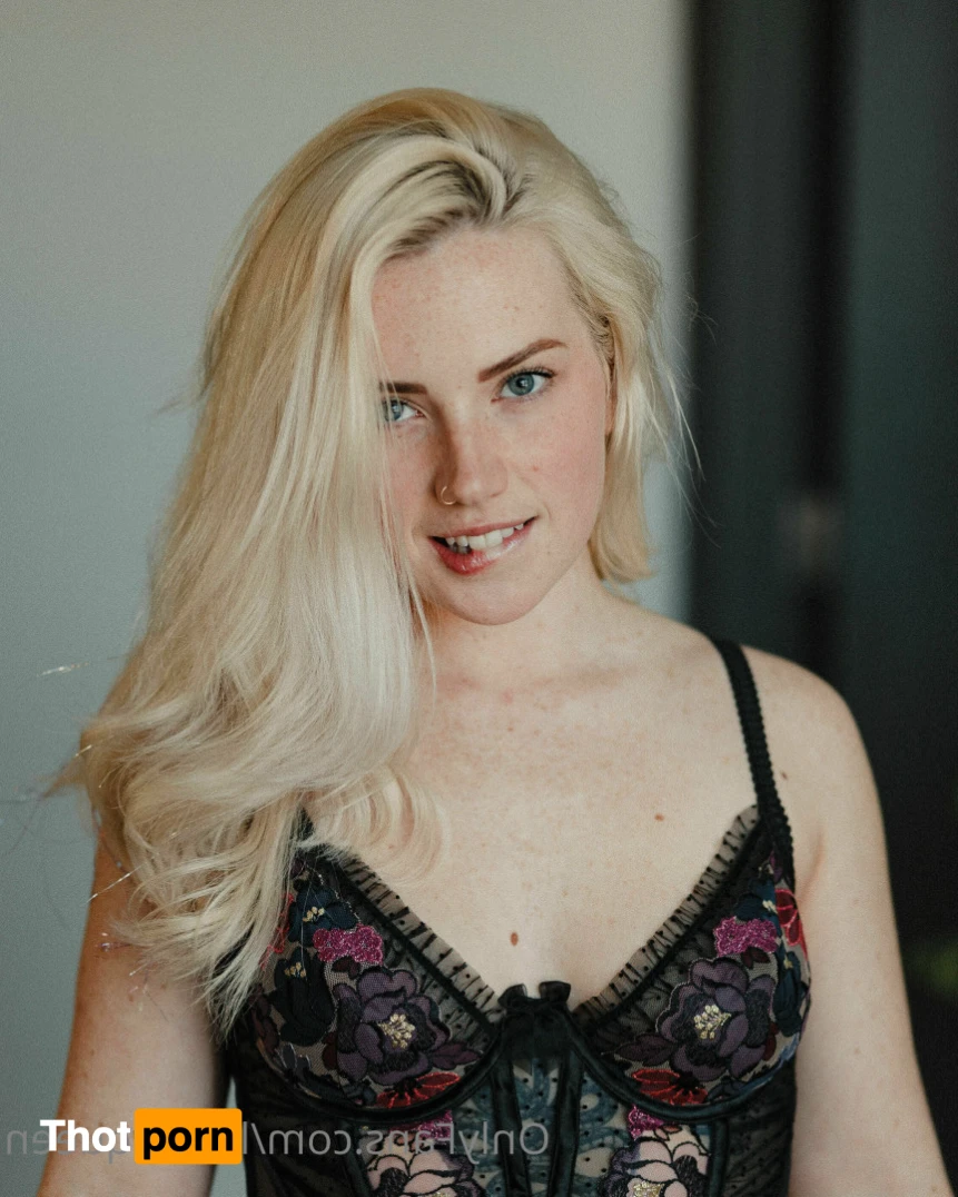 Lilkittyqueen 12595722