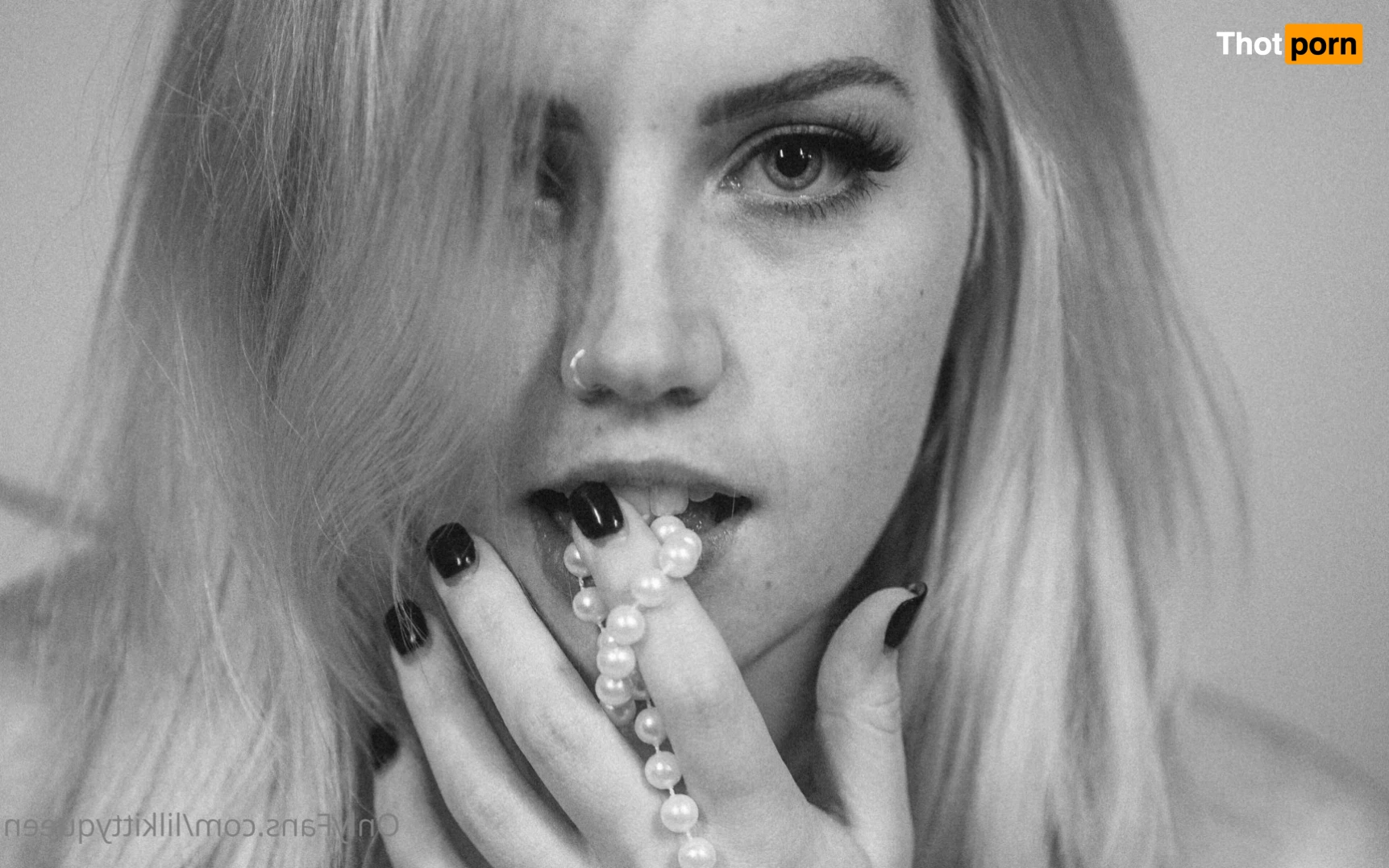 Lilkittyqueen 12613460