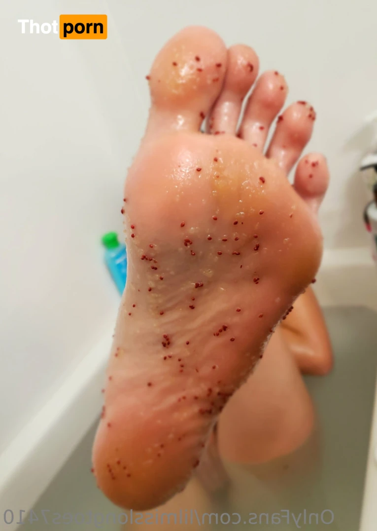 lilmisslongtoes7410 14272058