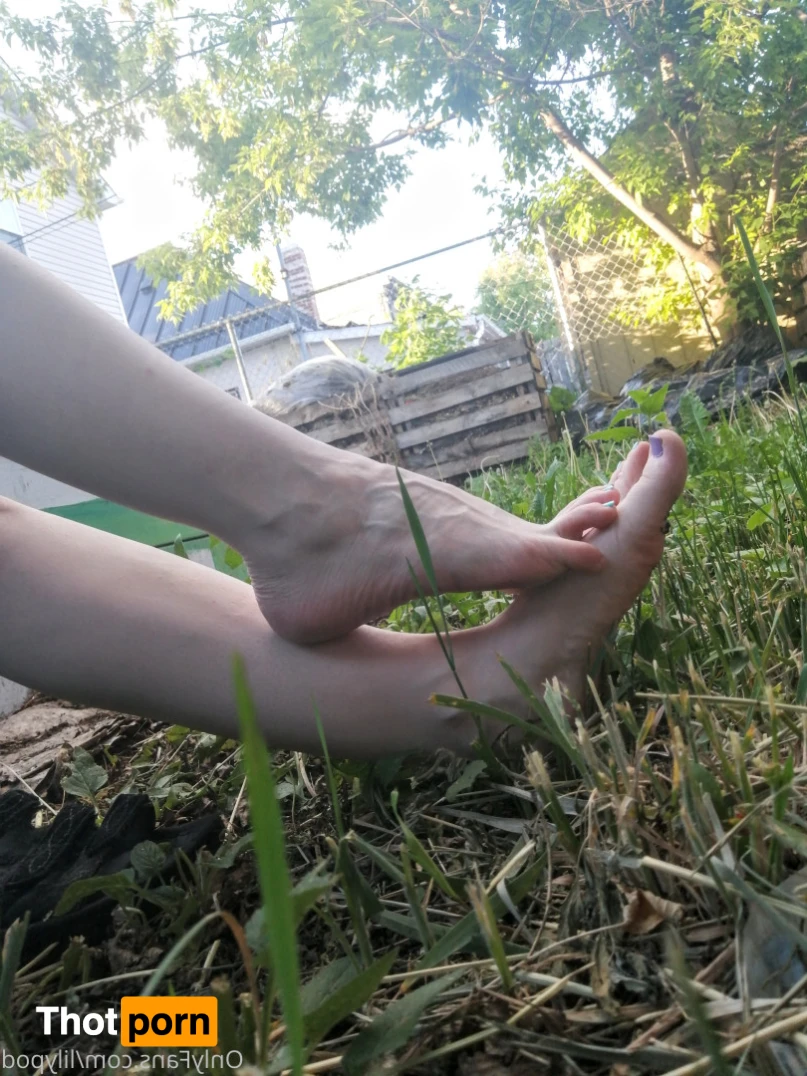 Lilypod 💙's FEET! 👣 15640872