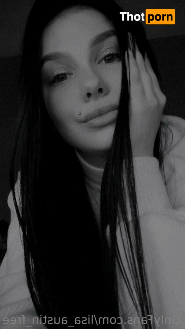 Lisa Austin 12583030