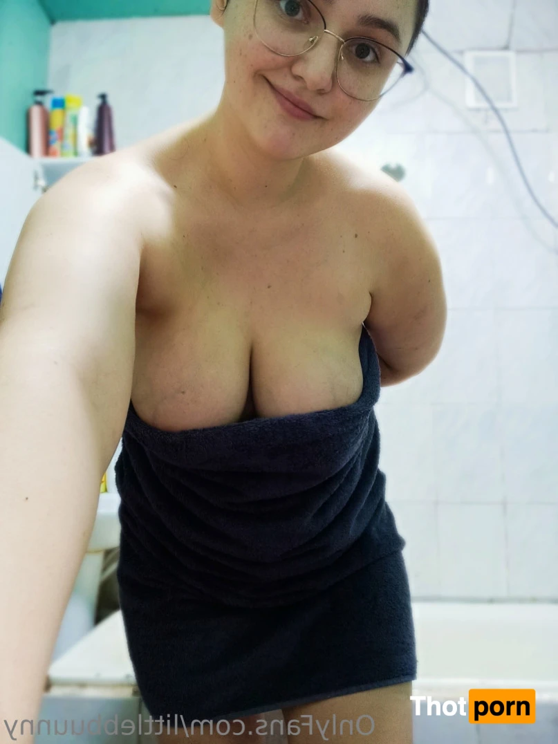 LittleBunny 13770775