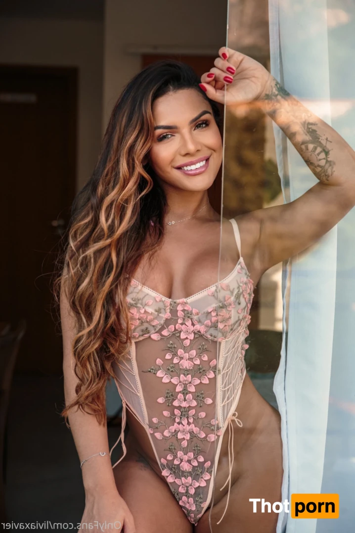 Livia xavier 16327990