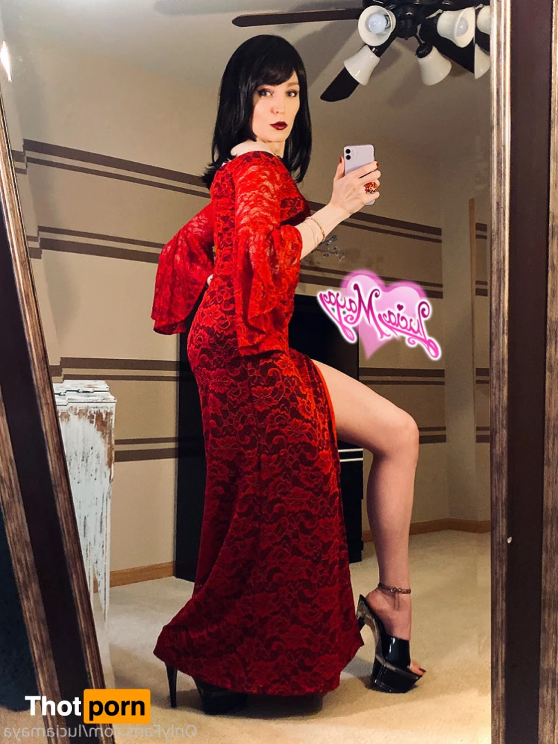 TS Lucia Maya 15353253