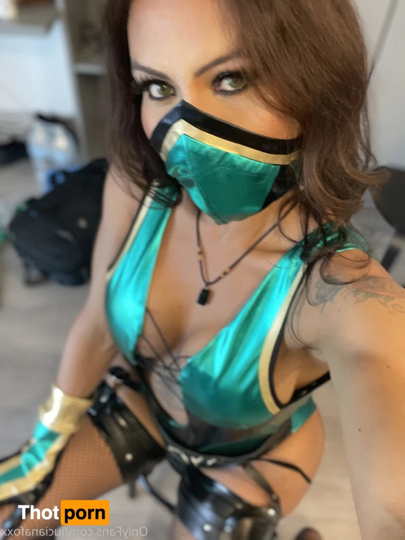 luciana foxx 16539149