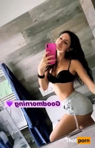 1642523