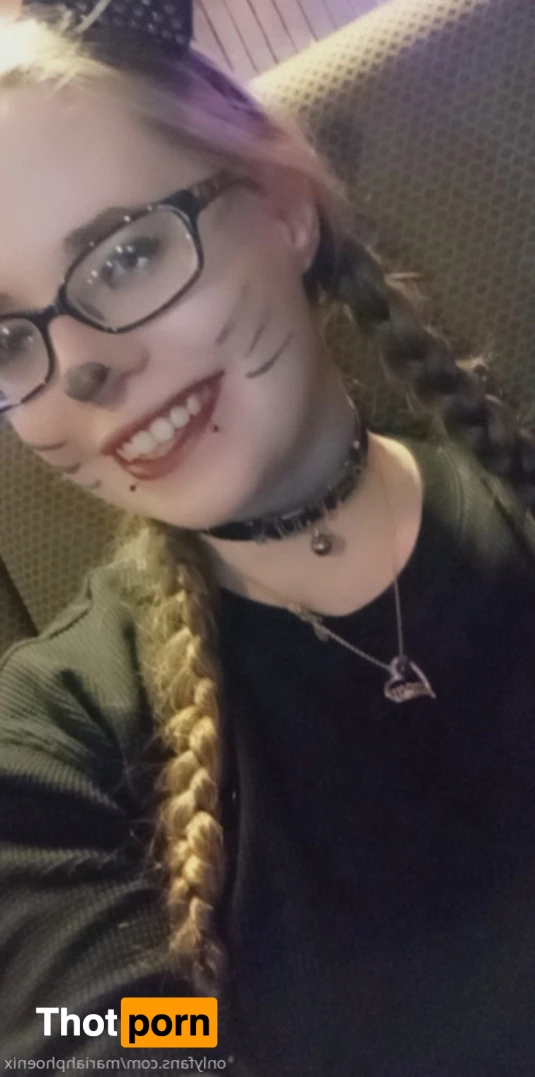 mariahphoenix 13221874