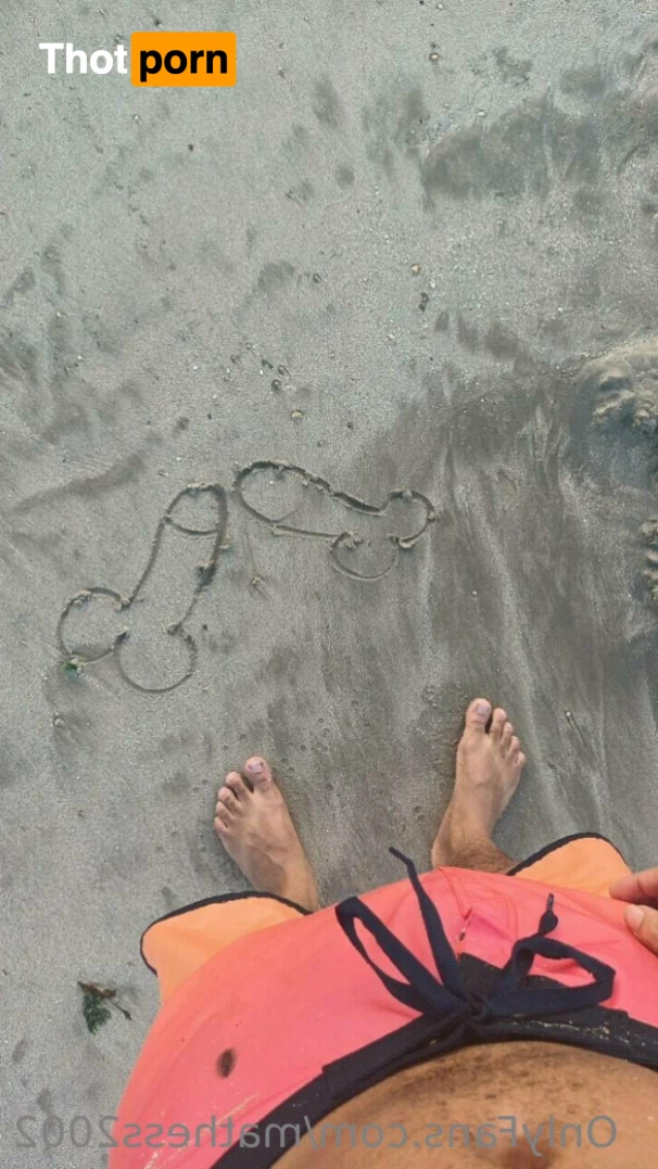 Mathess ☀️ 13983823