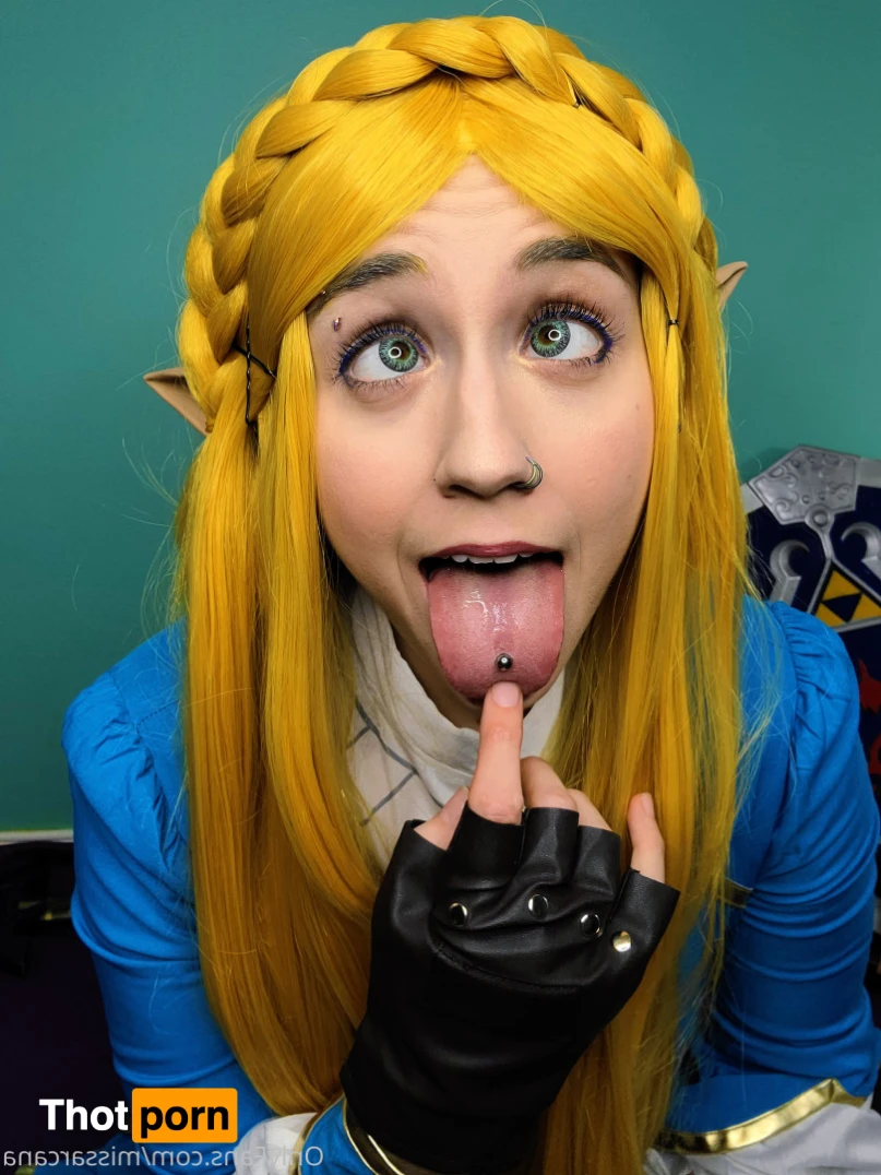 Miss Arcana 16519250