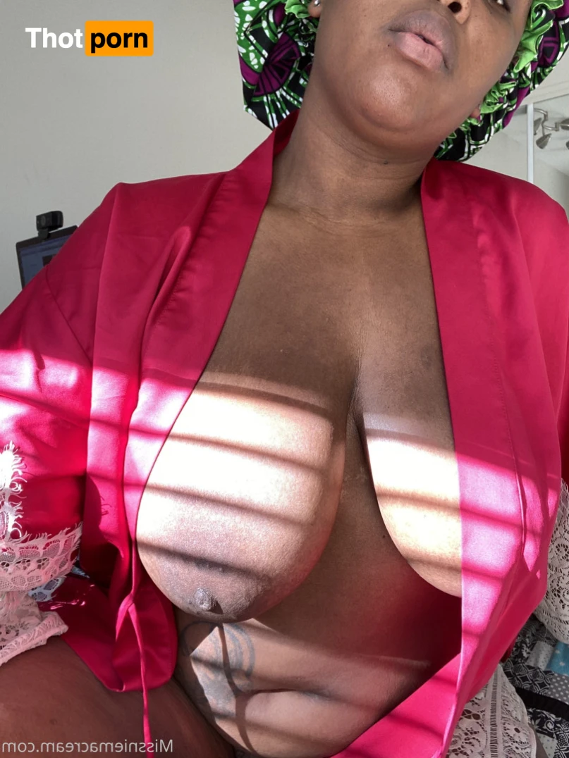 𝓐𝓷𝓪𝓵 𝓠𝓾𝓮𝓮𝓷 14068082