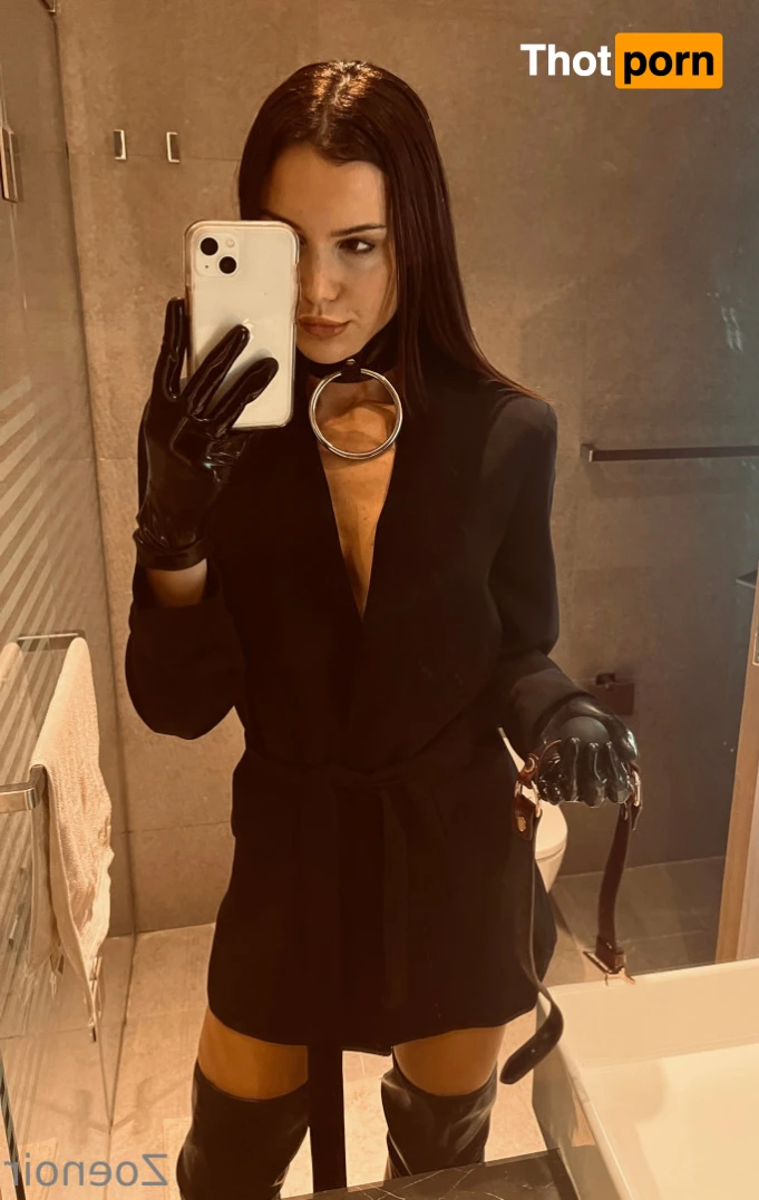 Mistress Zoe 13862054