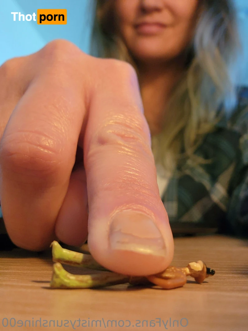 Giantess Misty 16018681