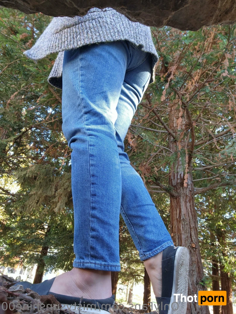 Giantess Misty 16021264