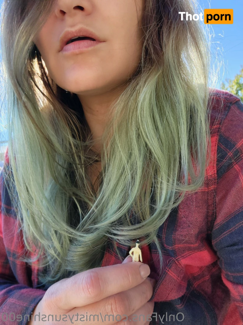 Giantess Misty 16026471