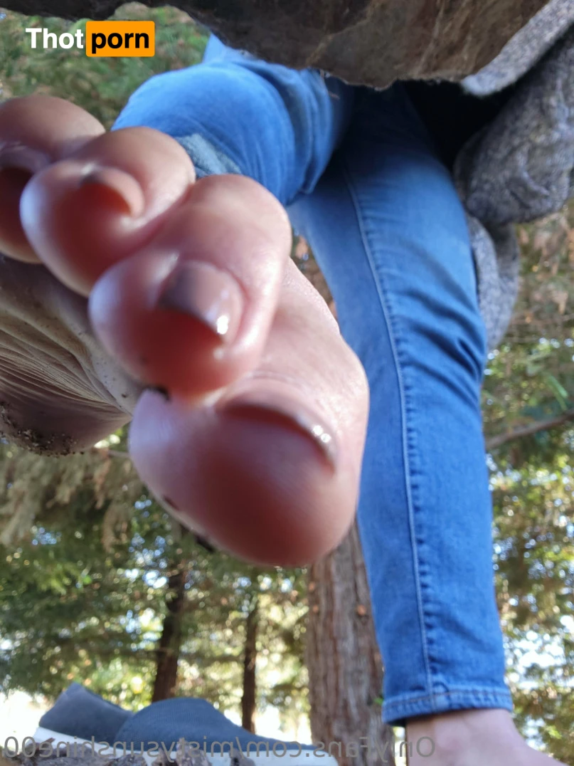 Giantess Misty 16050427