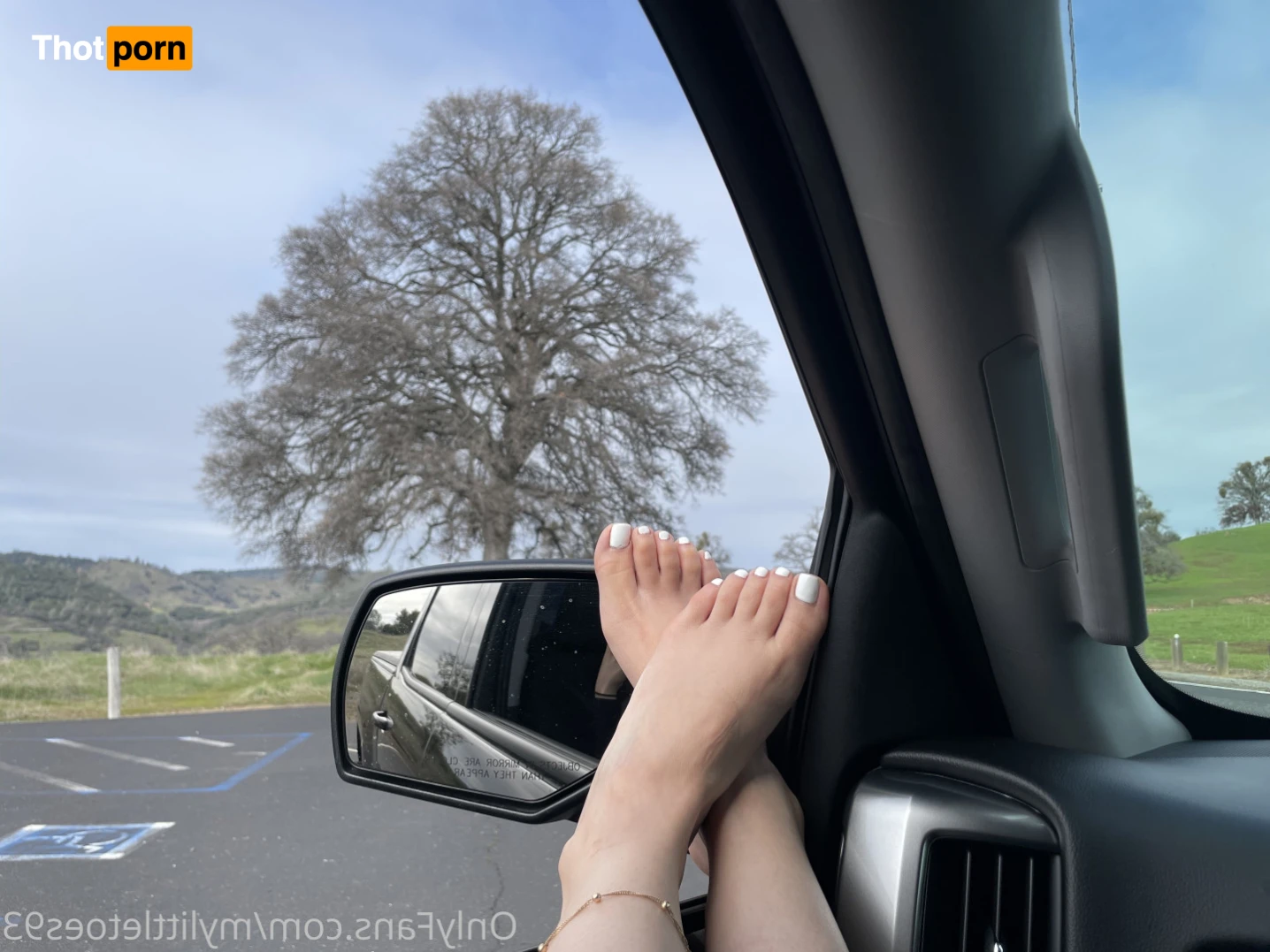 mylittletoes93 11909019