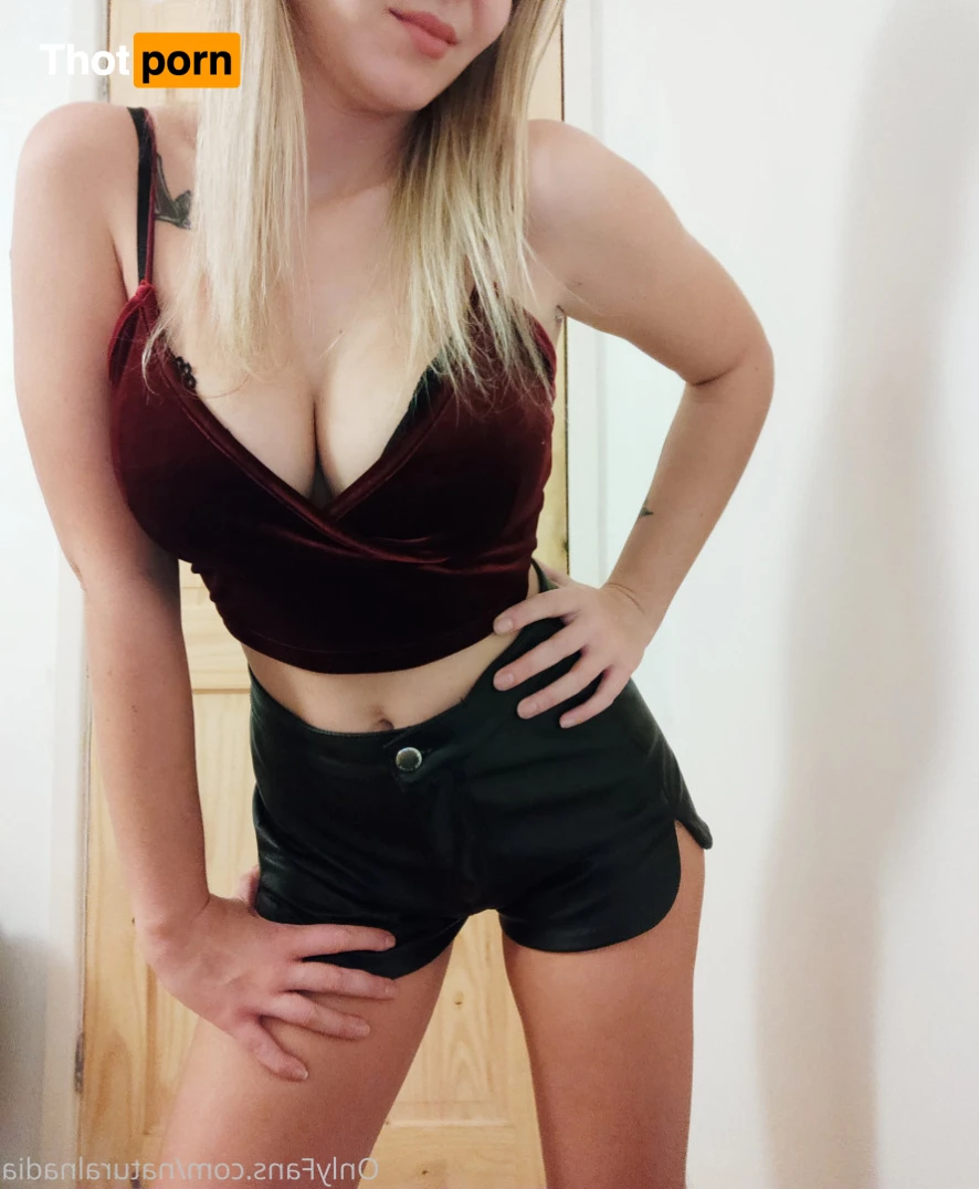 Natural Nadia 13649716