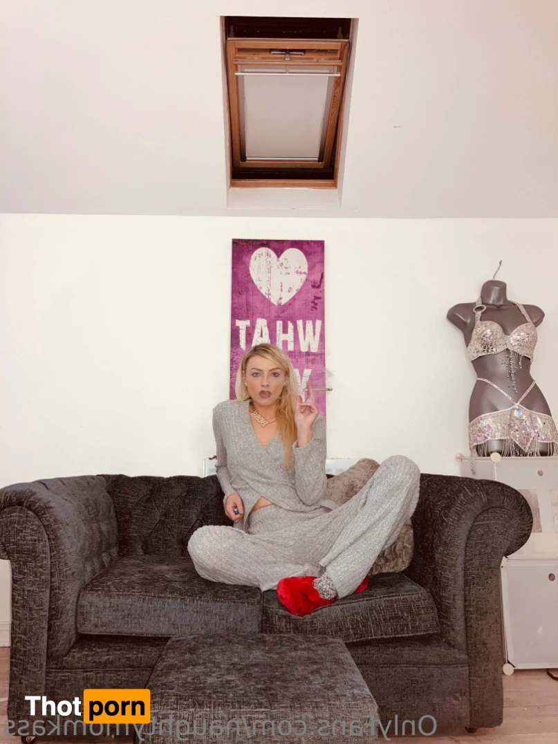 Naughty Mom Kassandra 👄 11679581