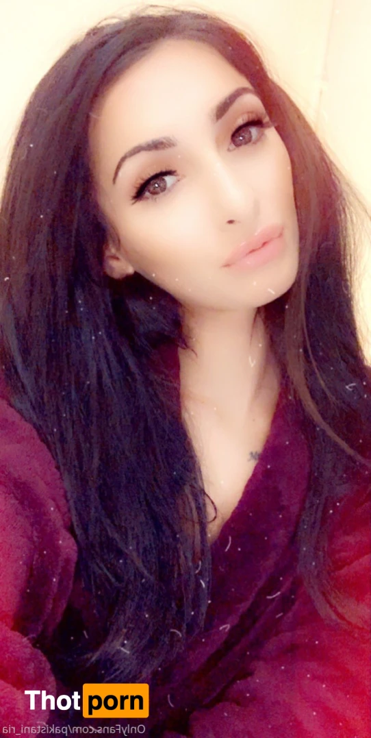 Pakistani_Ria 16540724