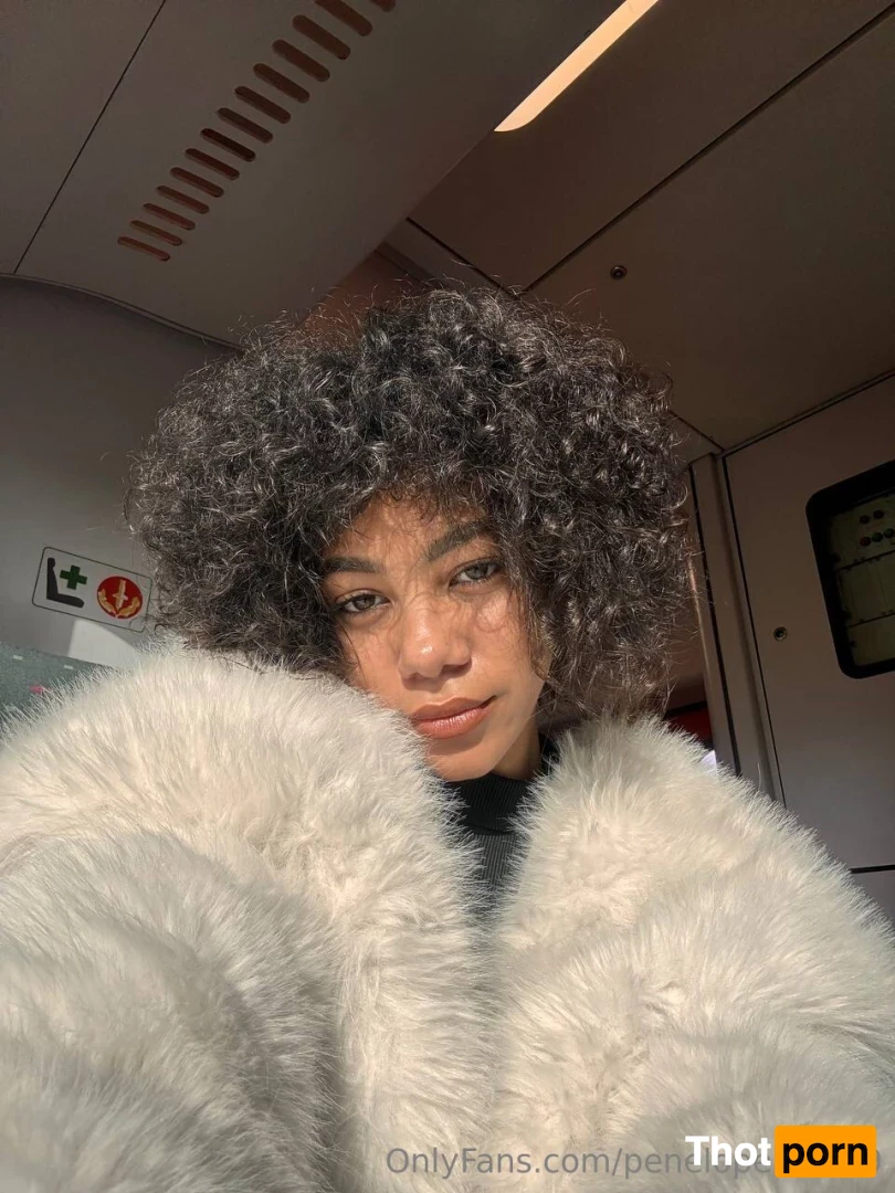 Penelope Blue 16582474