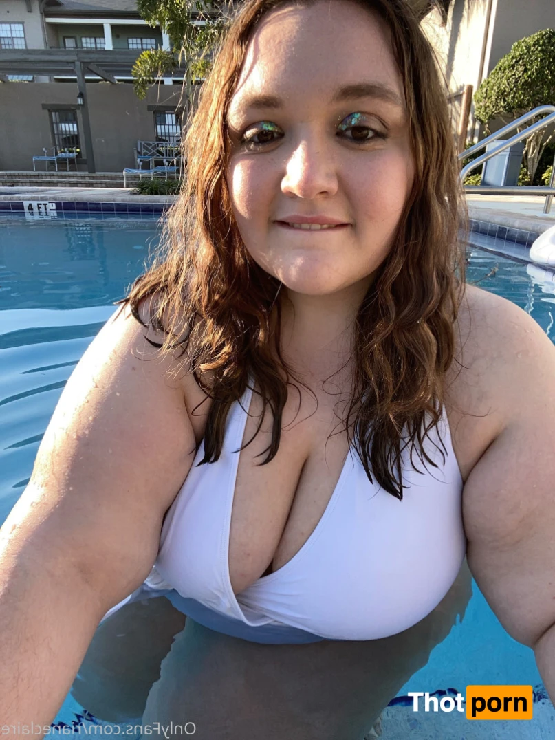 Riane Claire 16536873