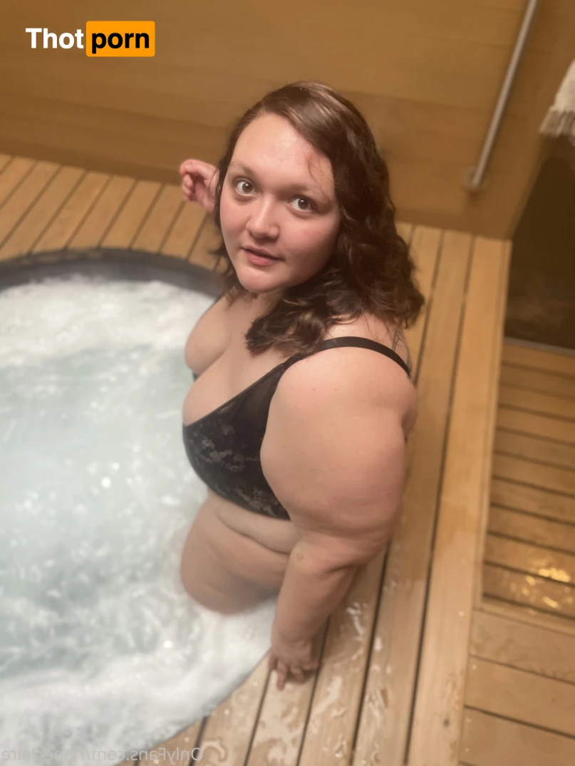 Riane Claire 16539895