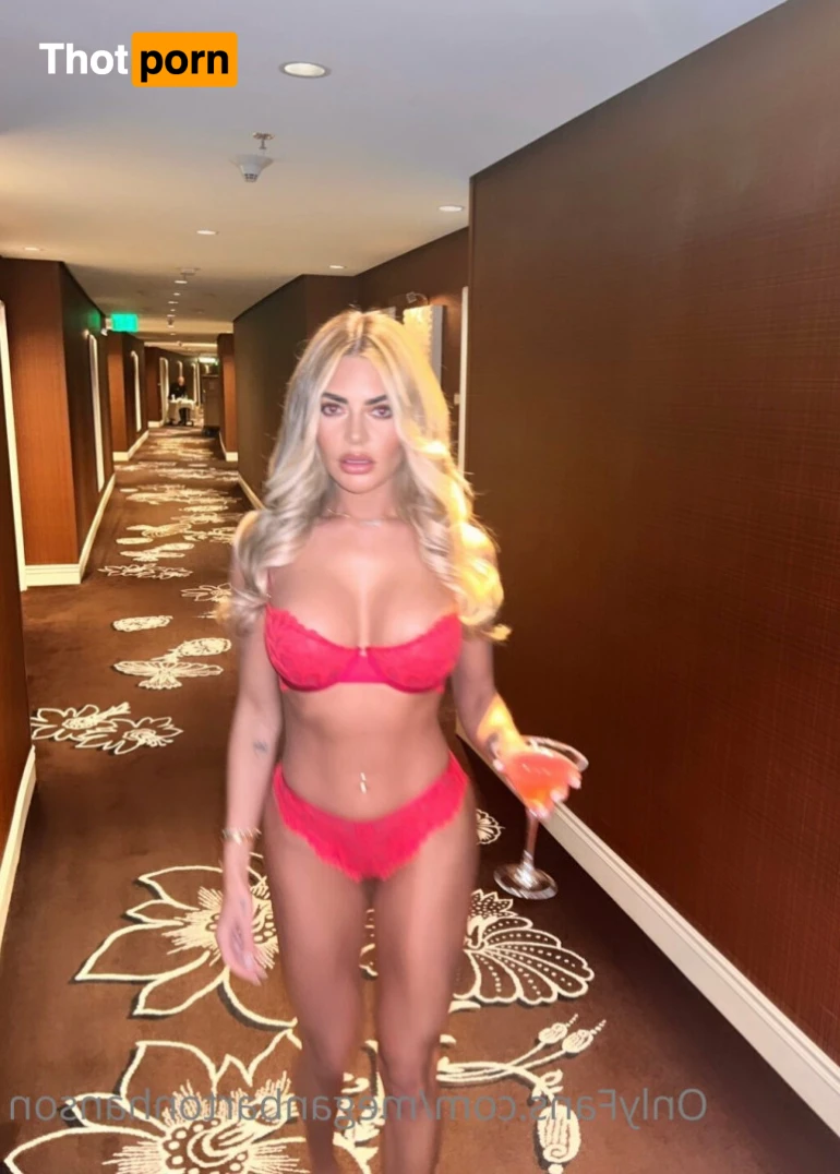 💕 Megan Barton-Hanson 12666943