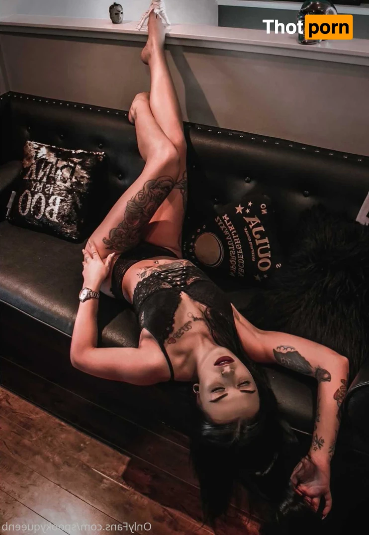 Spookyqueenb 😈🖤 13057041