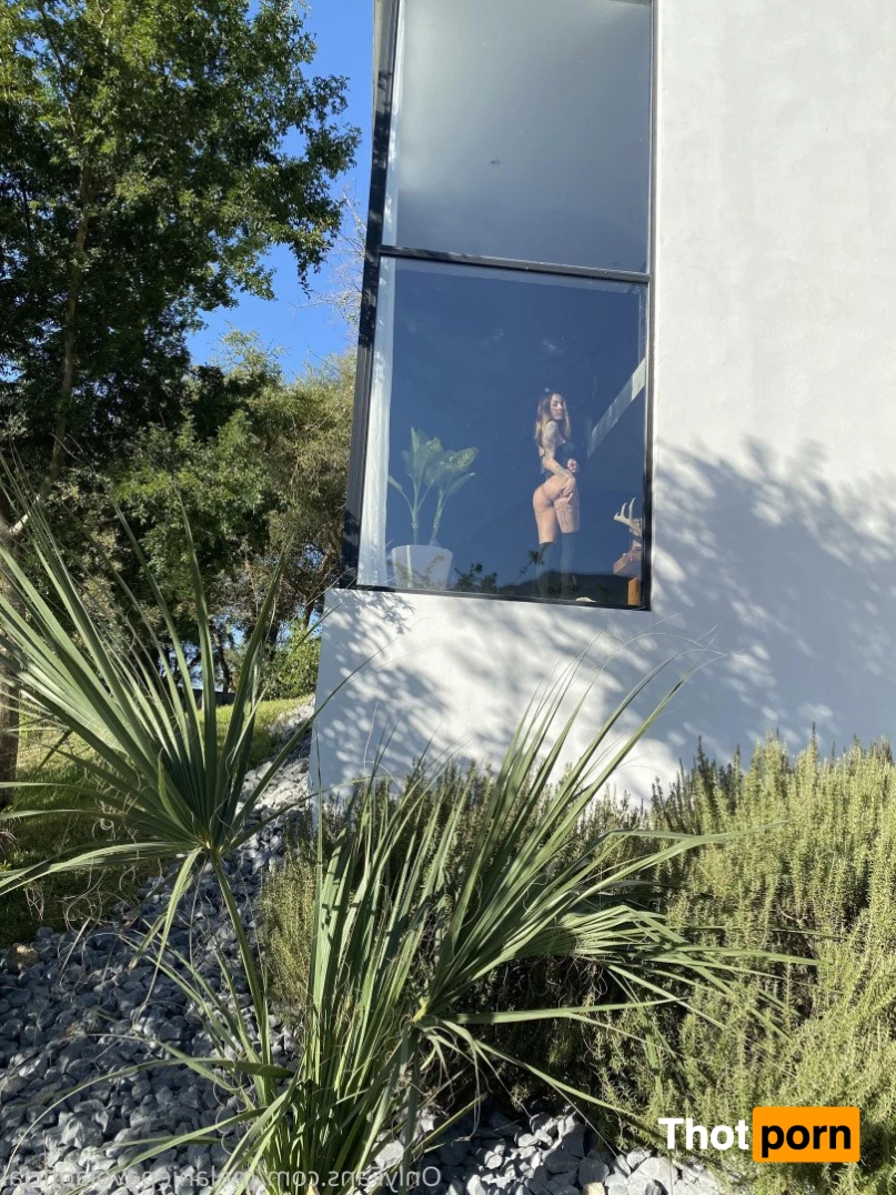 Melanie Pavola 784133