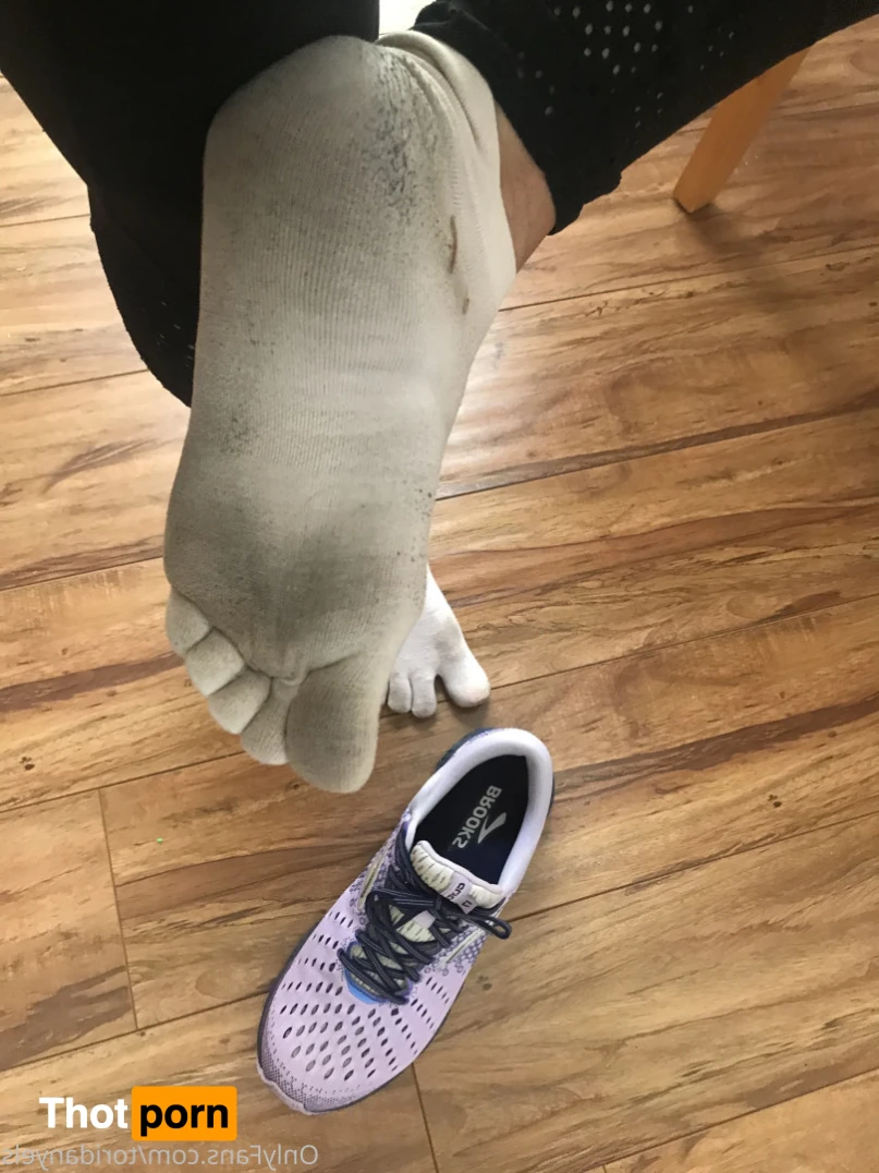 Tori Danyels Feet 12231818