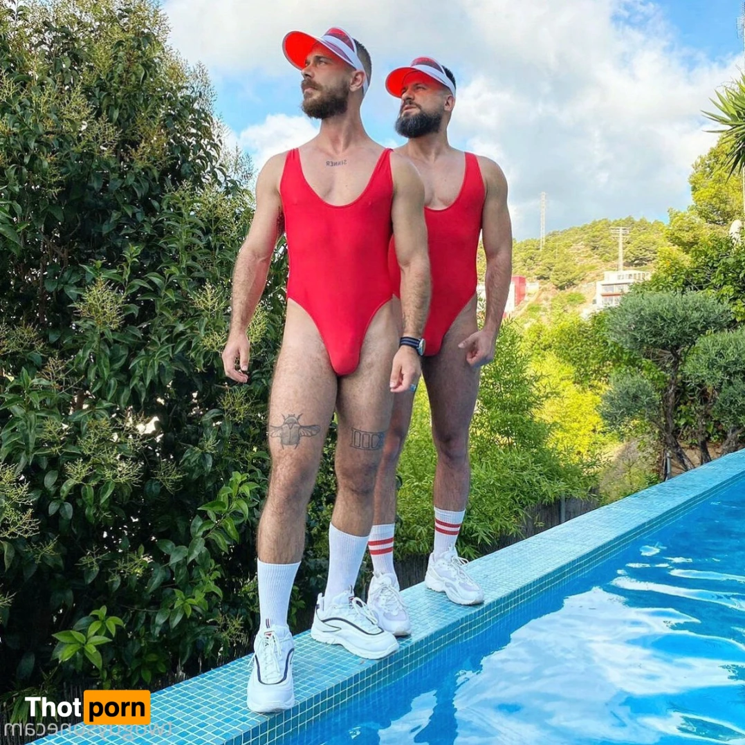 TwoGuysOneCam 10887461