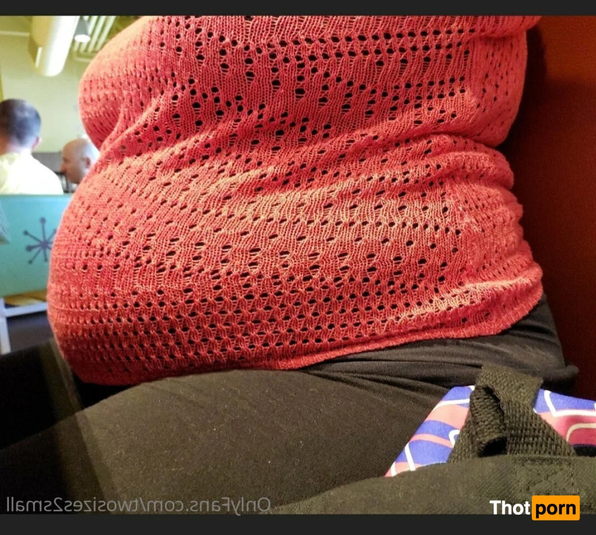 Twosizes2small 14456709