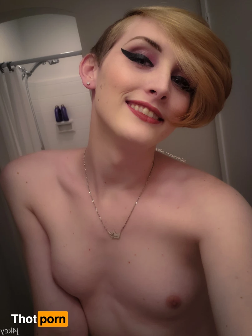 VeroticaJae 15129532