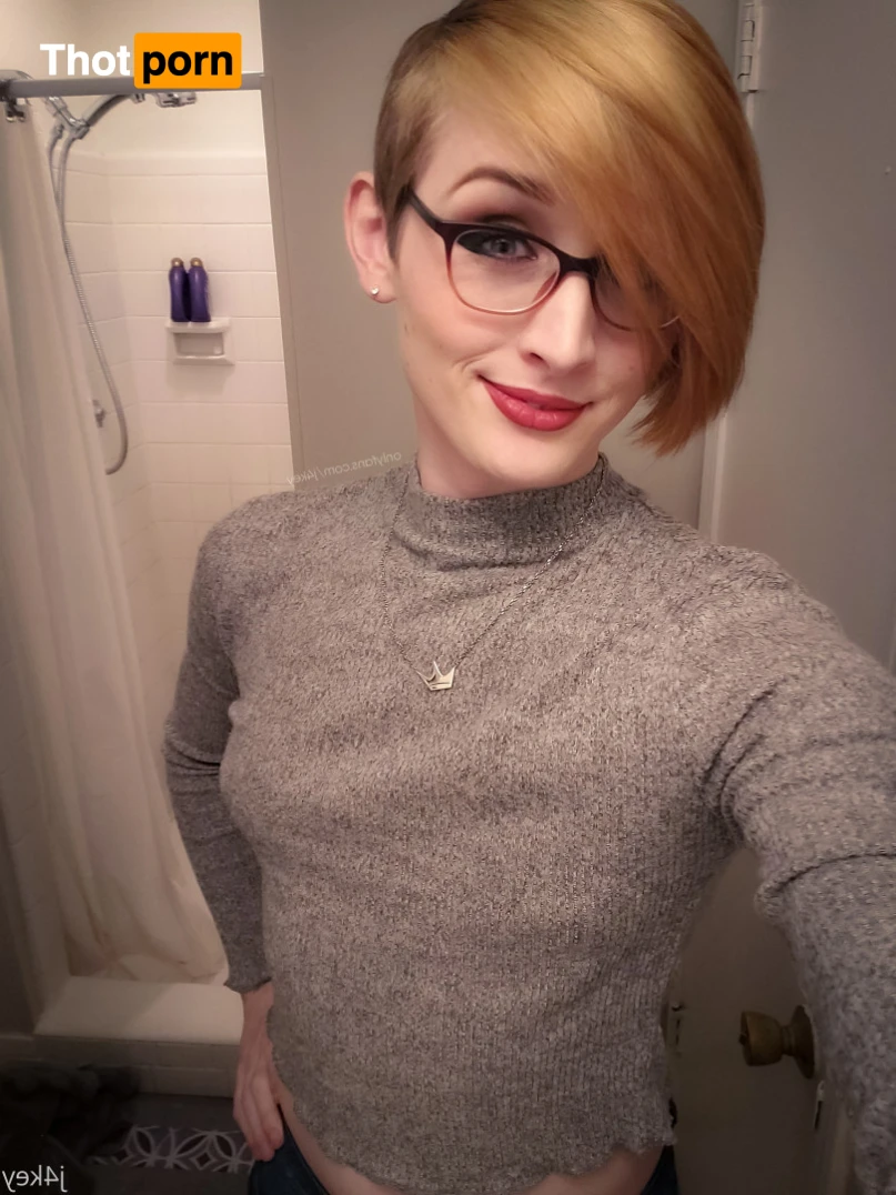 VeroticaJae 15233534