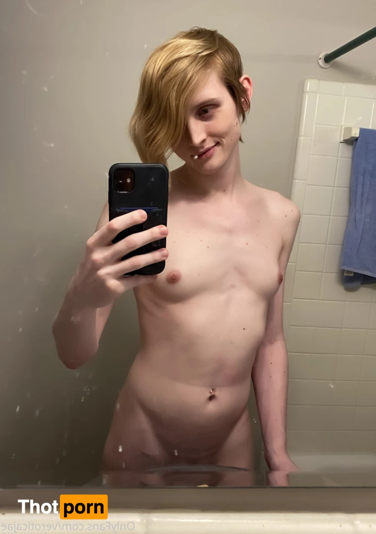 VeroticaJae 15235384