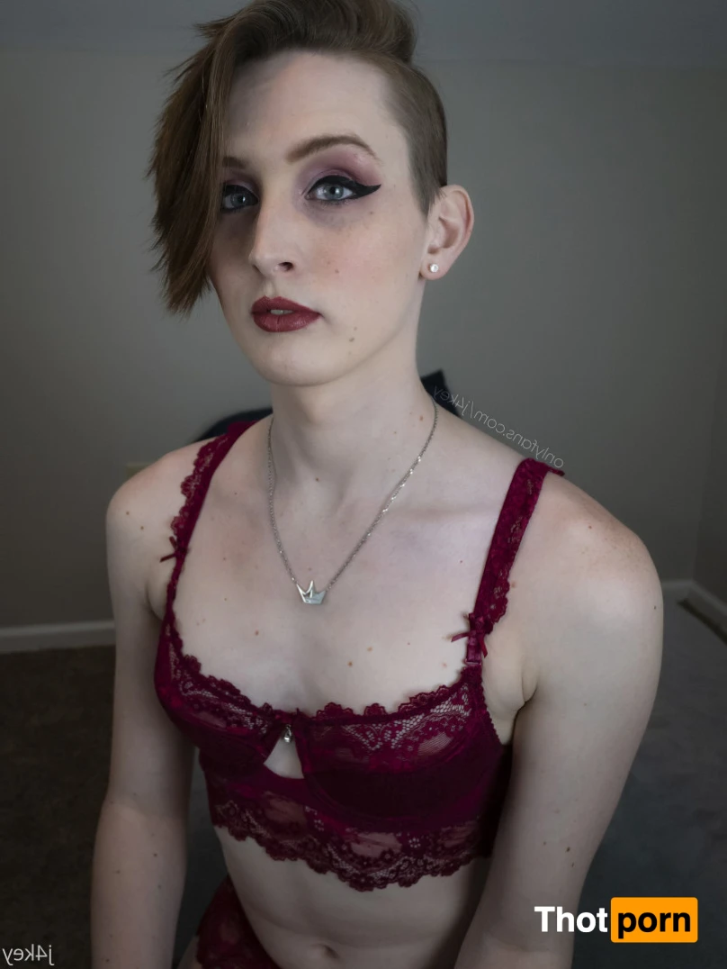 VeroticaJae 15247028