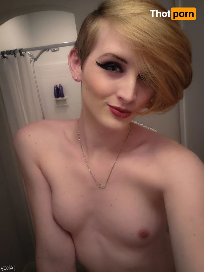 VeroticaJae 15262214