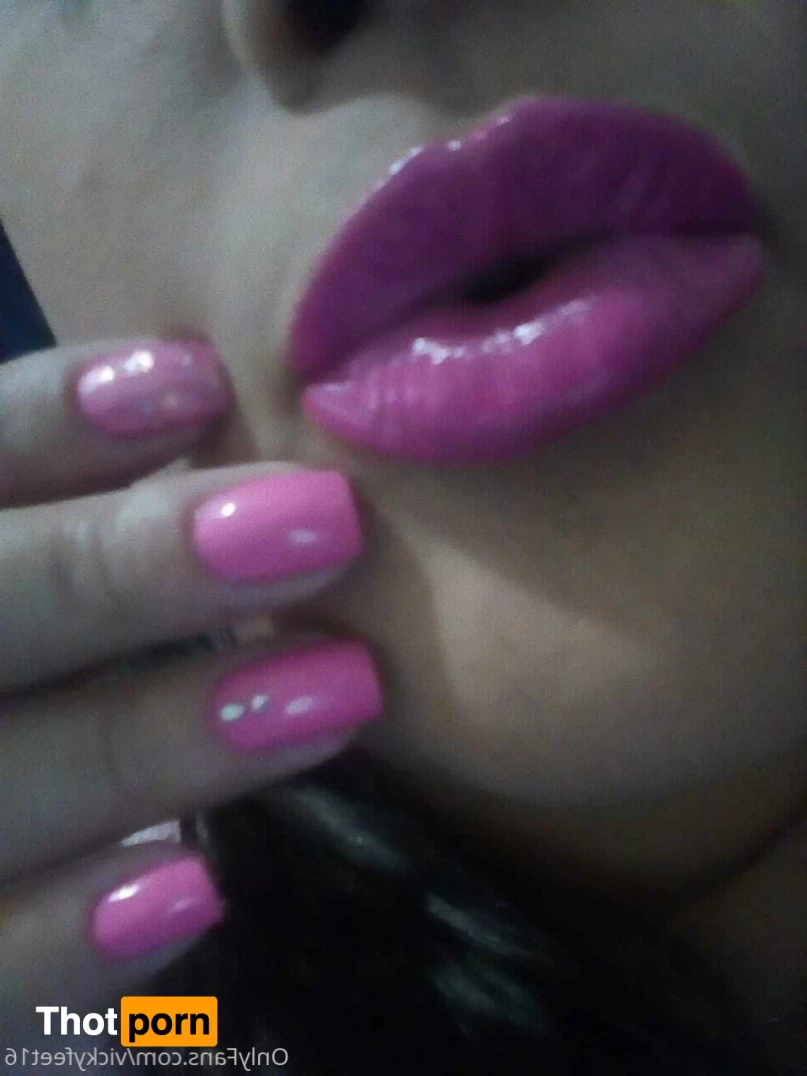 vickyfeet16 12618075