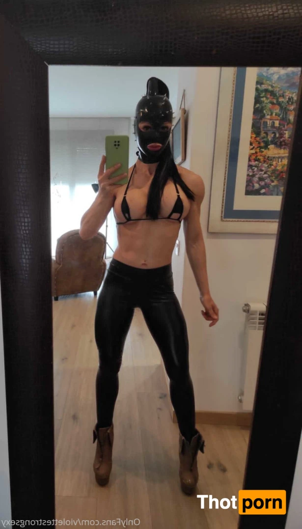 VioletteStrongsexy 14465575