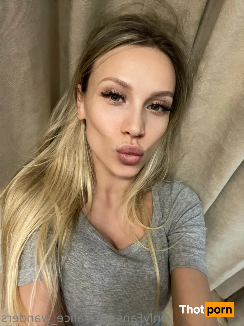 🍭Alice🍭 12147891