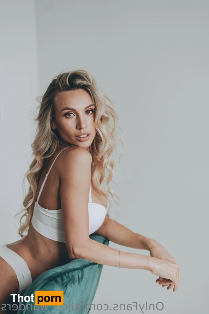 🍭Alice🍭 12148904