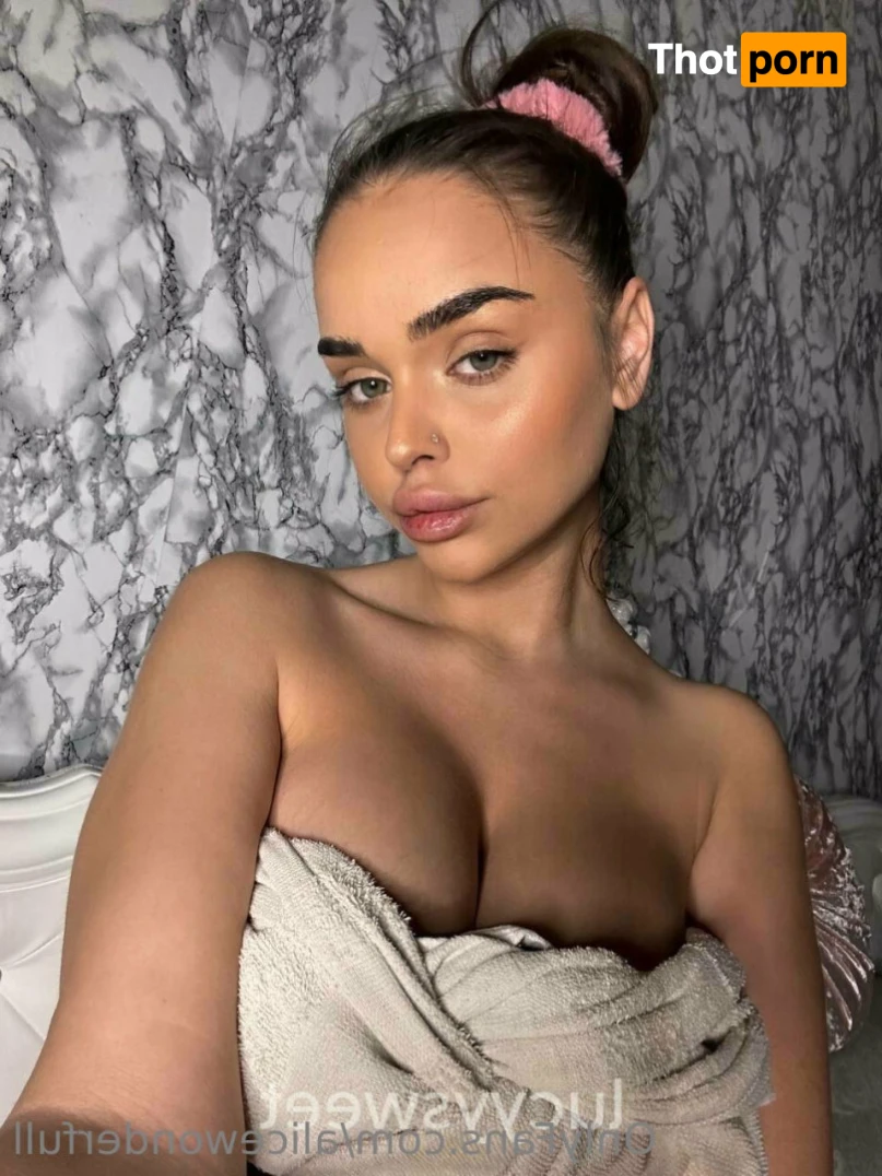 Alice Wonderful 12044075