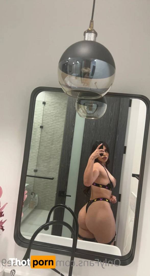 Alina Rose 🌹 12580918