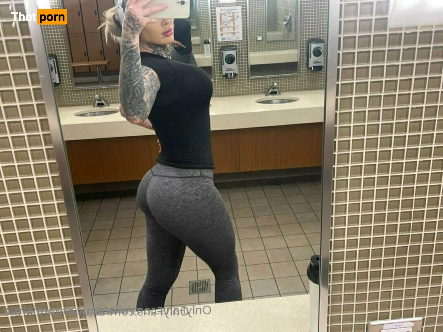 Christina Free #1 Ass on OF 💦🍑 11974634