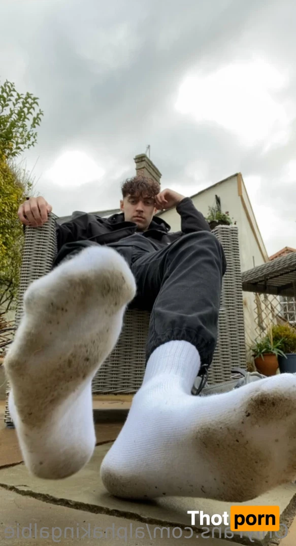 Findom Albert 6’4 11854692