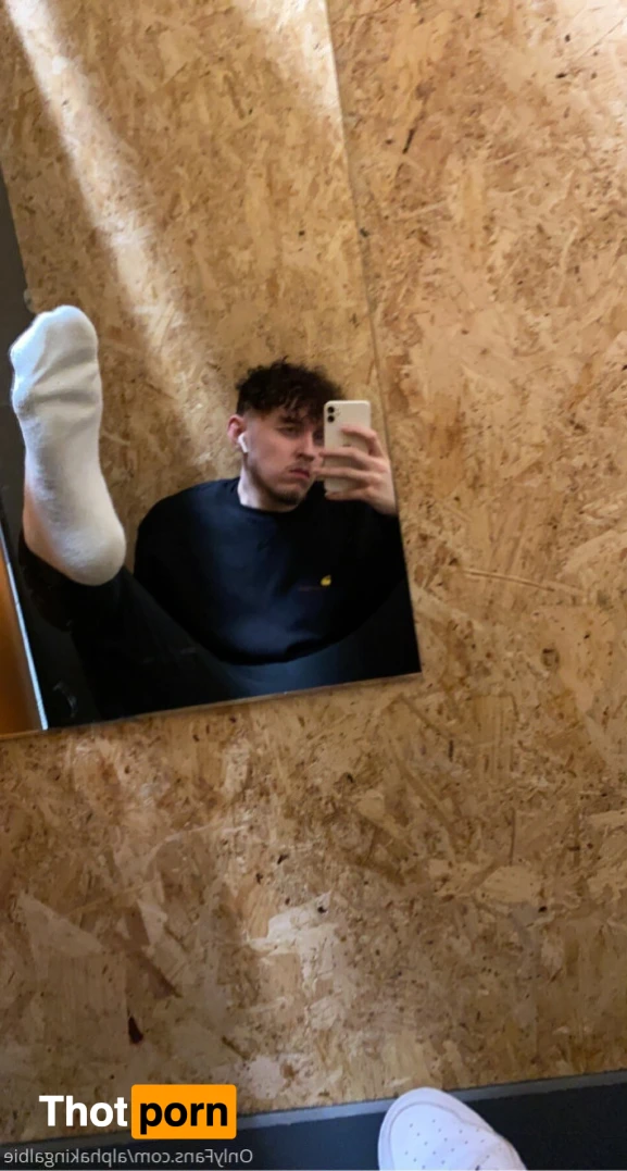 Findom Albert 6’4 15350051