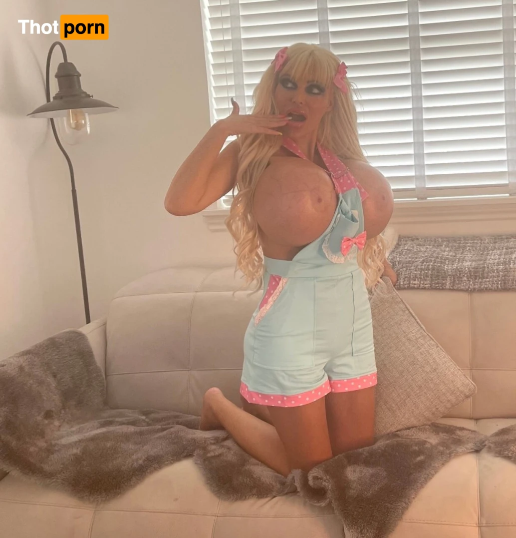 Amanda Lovelie 15348530