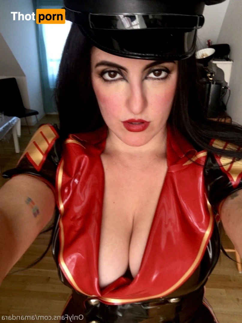 Mistress Amandara 11783030