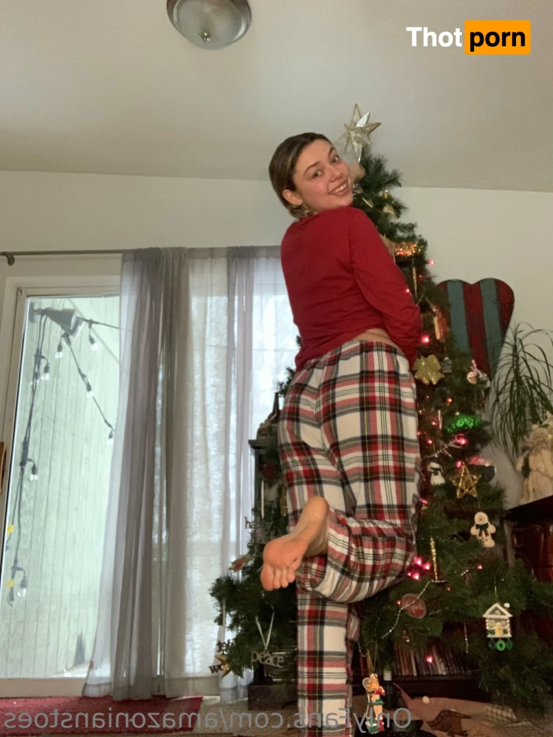 Amazonian’s Feet Toes &amp; Soles 11161264